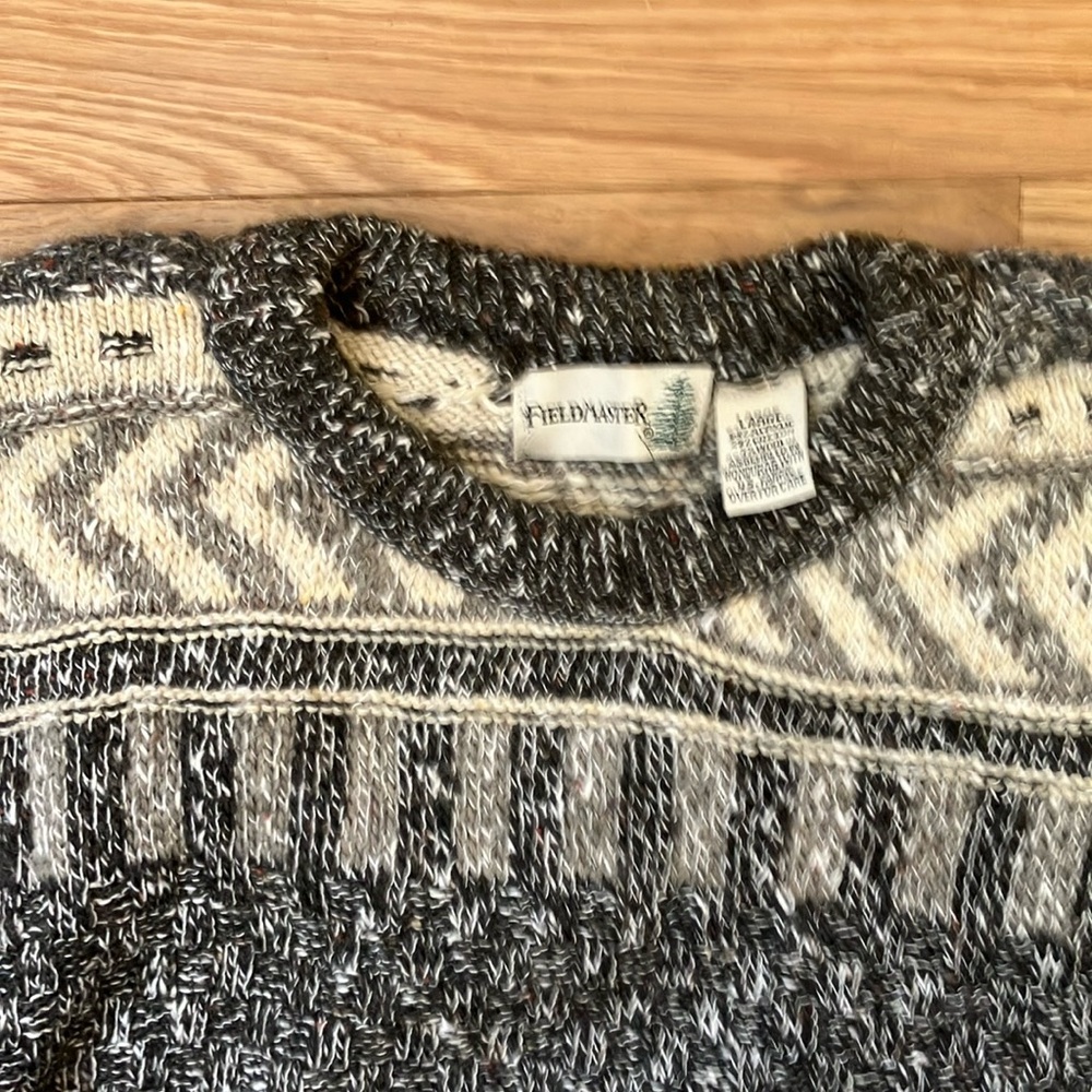 Men's vintage Fieldmaster Gray and Cream Crewneck Sweater size Large - Picture 3 of 3
